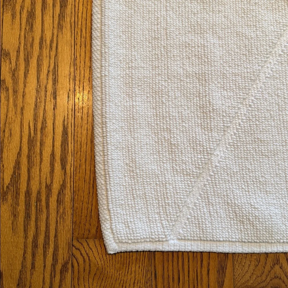 West Elm Triangle Sculpted Bath Mat